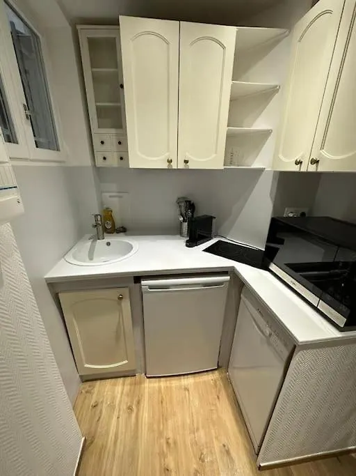 Parisian In A Cosy Flat - Republique Paris